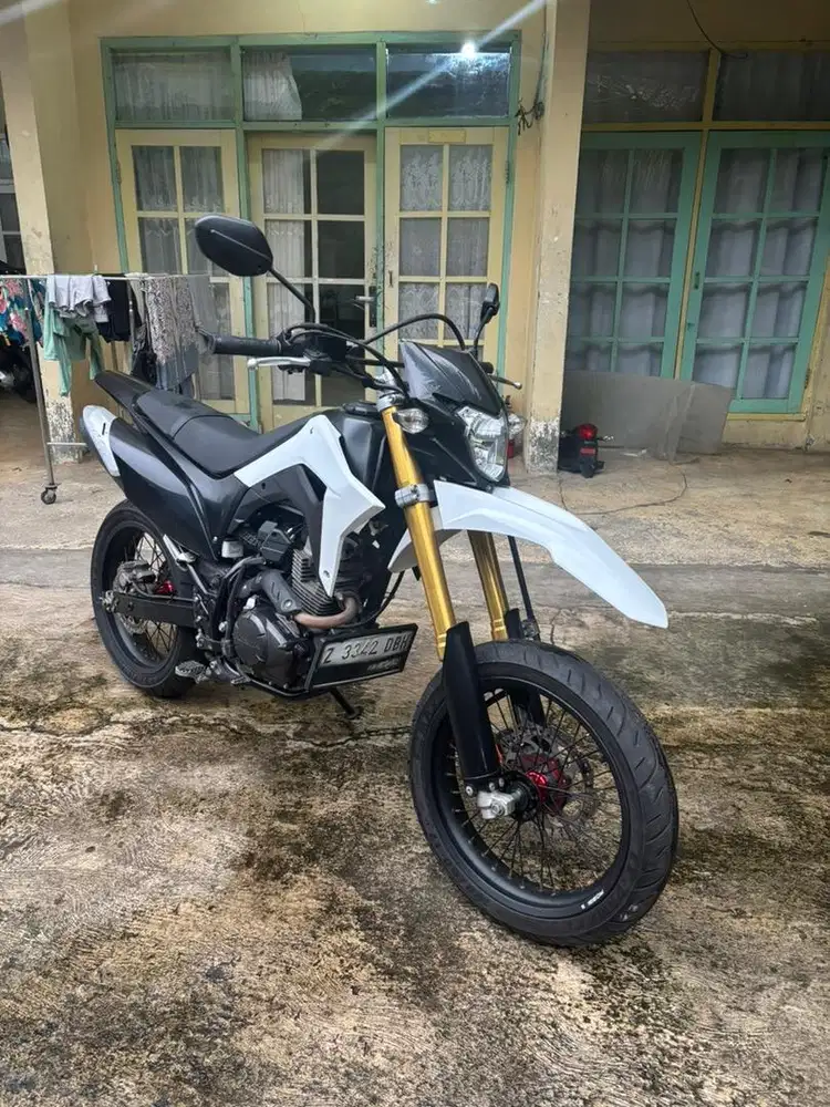 Honda CRF 150 2023 Supermoto