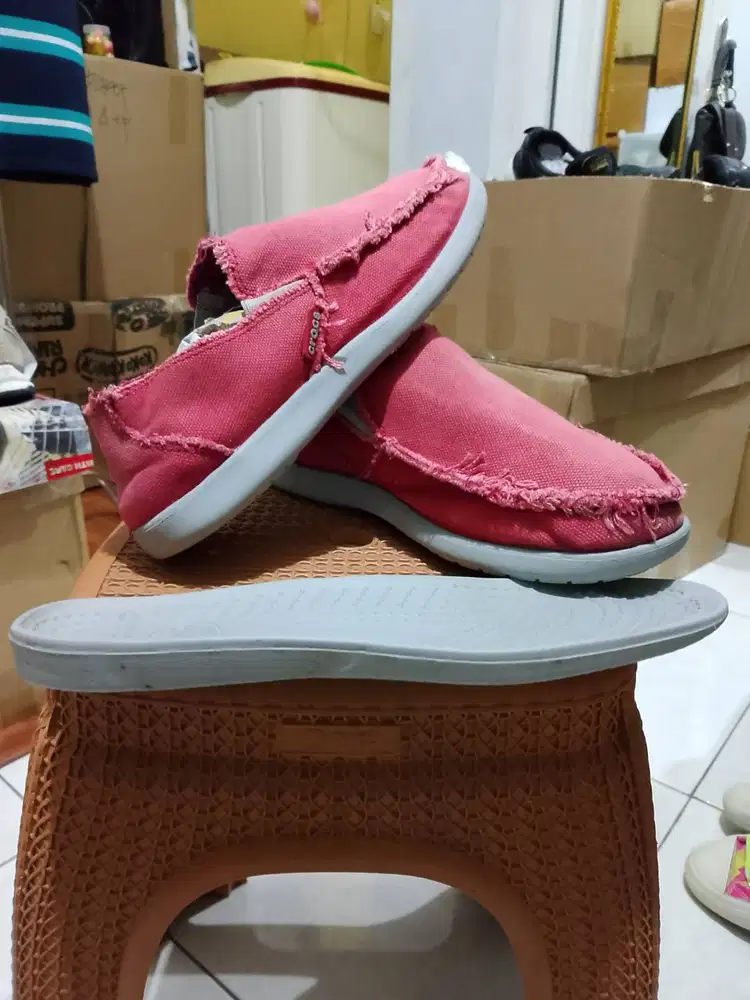 Dijual sepatu Crocs second