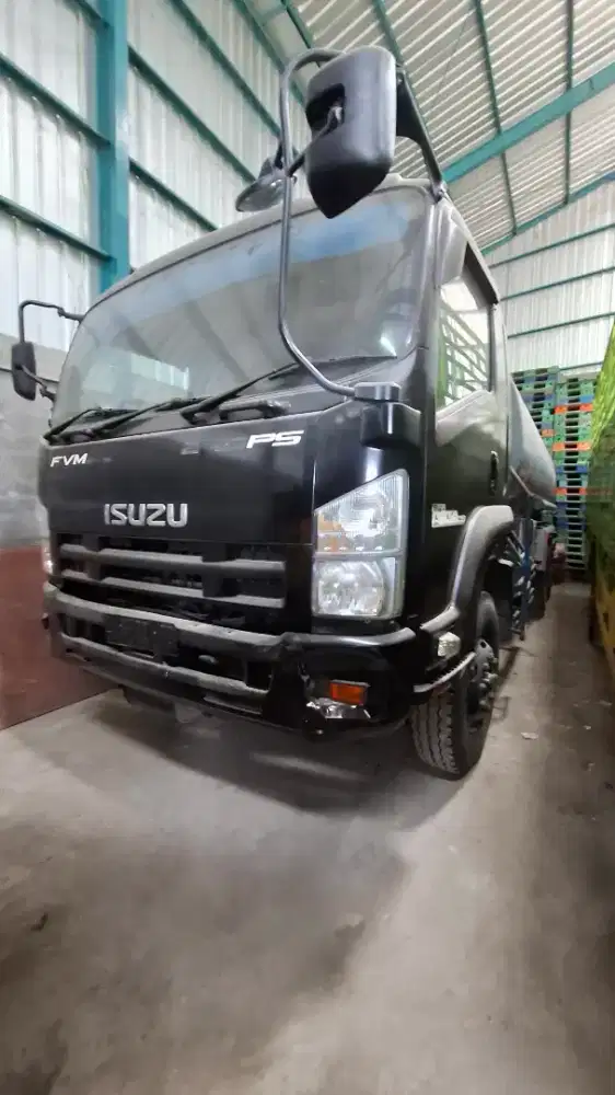 Isuzu tronton tangki 16KL