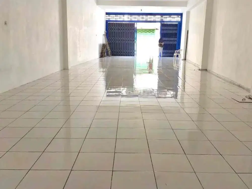 Disewakan Ruko Bunguran Nol Jalan Raya dekat Genteng Sawahan