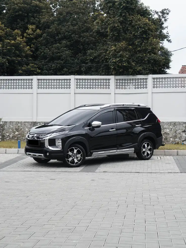 Xpander Cross Premium Package 2021 AT Hitam KM 27rb Pajak Panjang