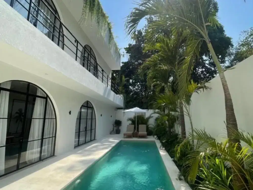 6 Bedroom Villa for sale in Kerobokan, Bali