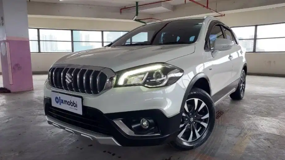 DP 10 JUTA Suzuki SX4 1.5 S-Cross Bensin-MT 2017 SMG