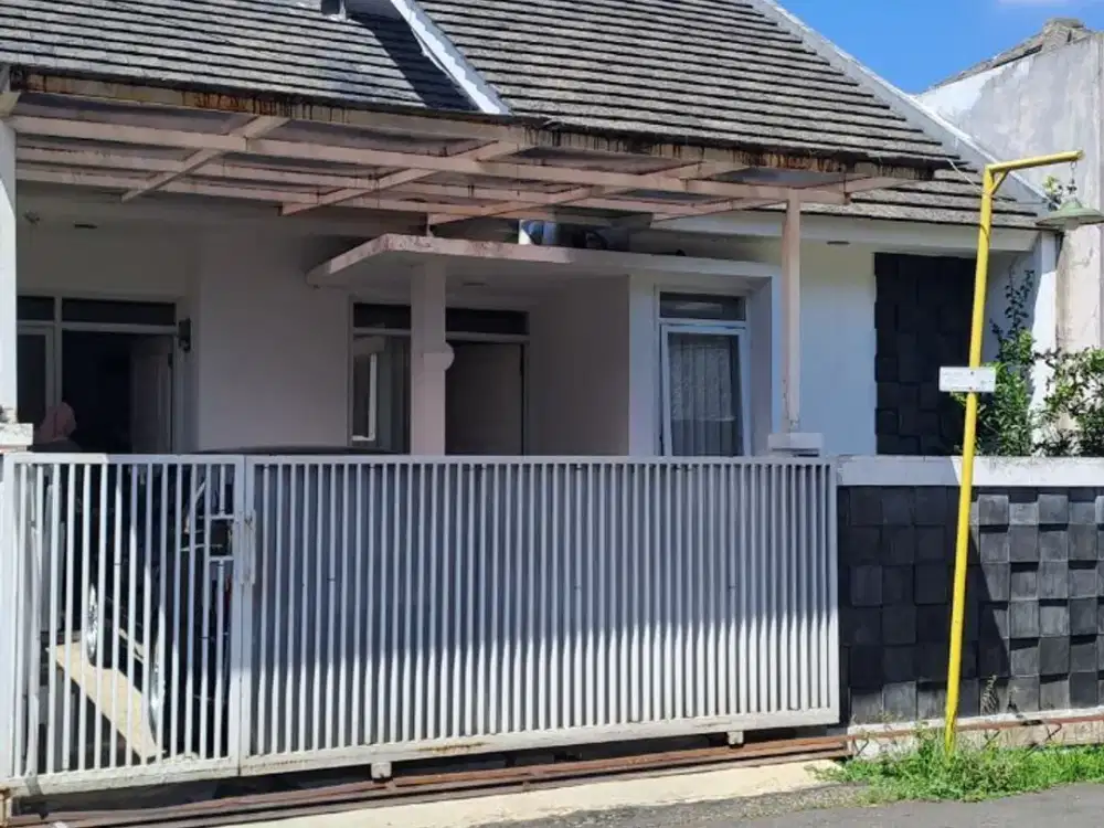 Rumah siap huni komplek kiara sari buahbatu