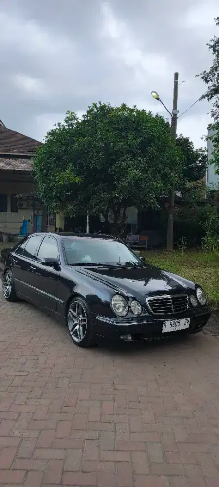 Mercy W210 E240 2002 Mulus