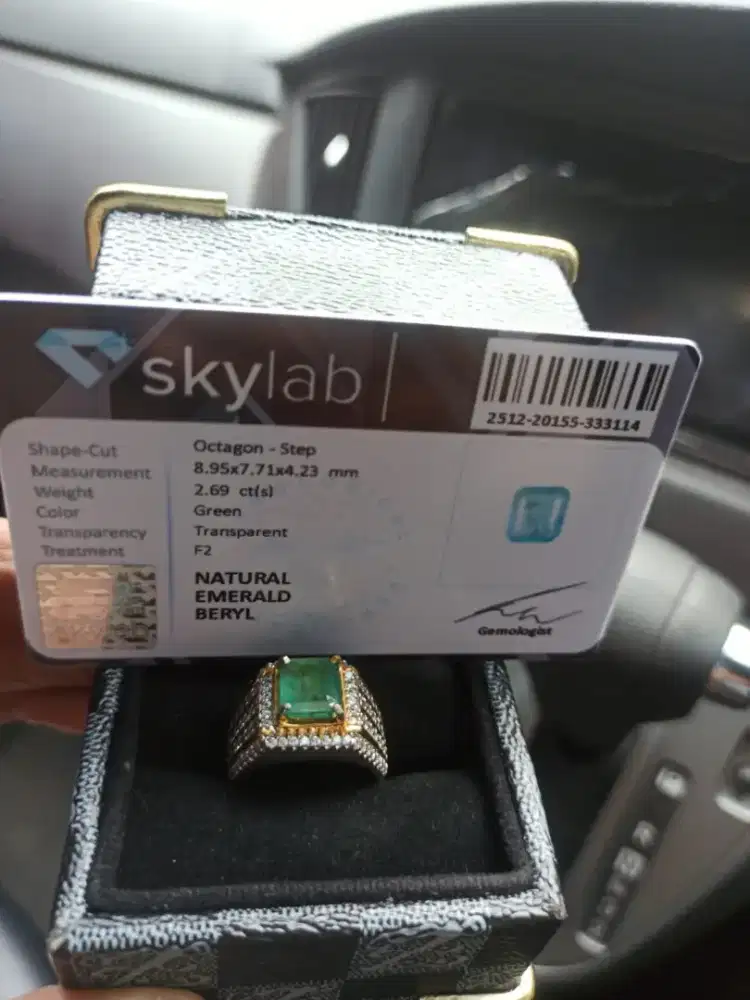 Zamrud natural bagus mulus