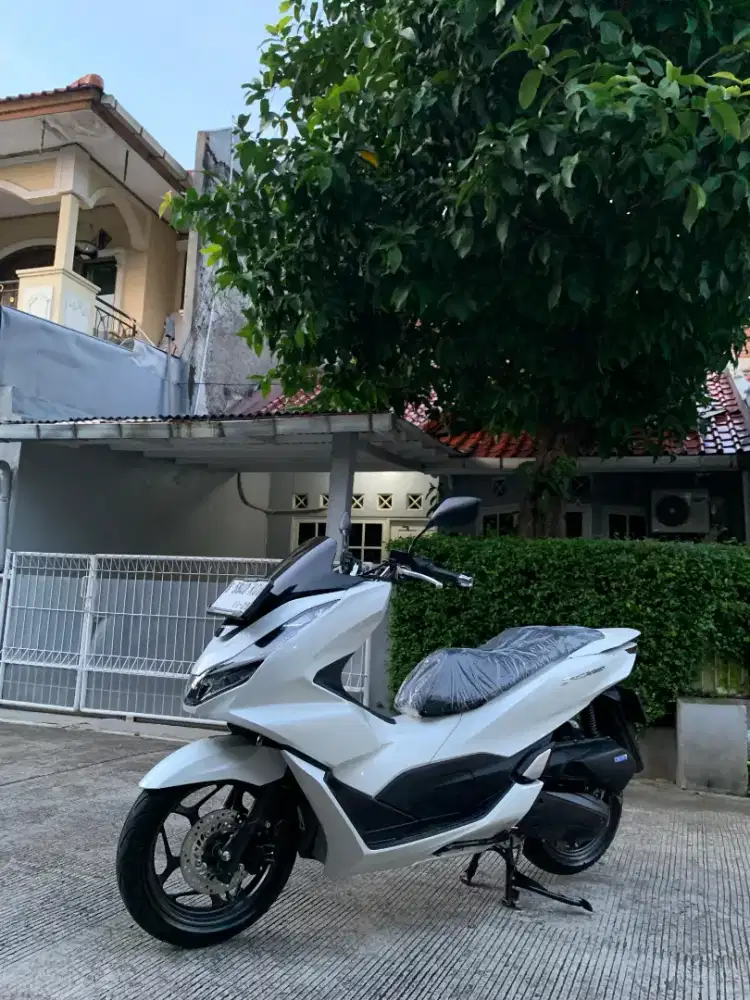 HONDA PCX 160 CBS 2024 KM 13 RB ISTIMEWA