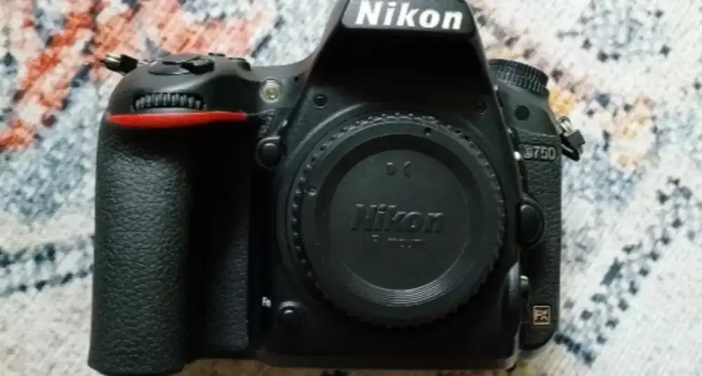 Di jual kamera Nikon d750 + Lensa