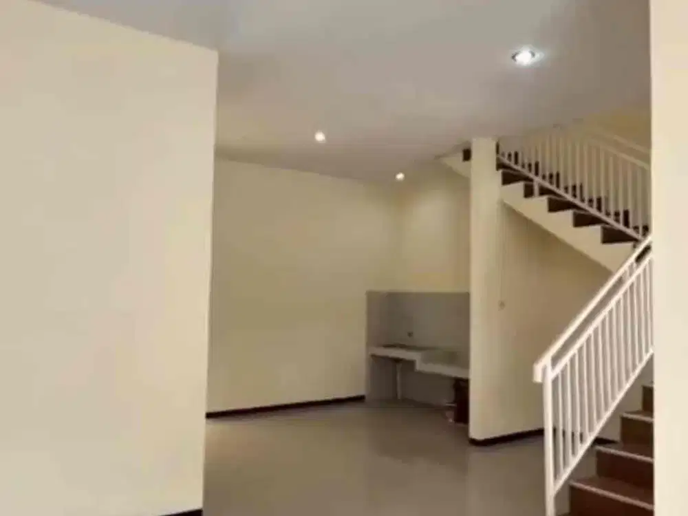 Dijual Rumah di Mulyosari dekat Pakuwon City