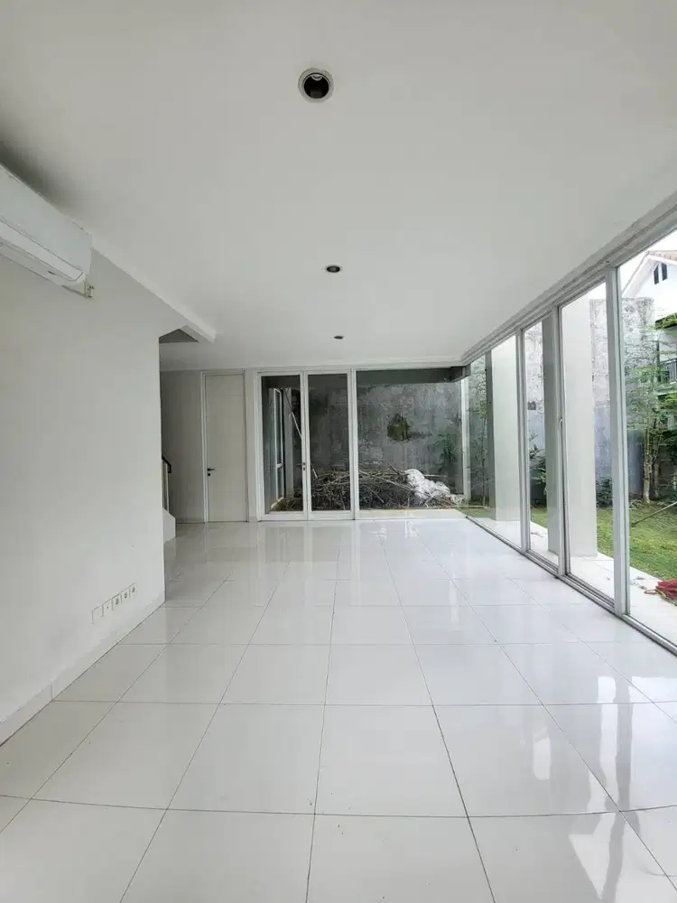 HOT SALE!!! Rumah siap huni di Discovery Bintaro Jaya Sektor 9