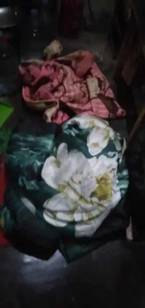 Di jual aja murah meriah bed caver ,alas kasur ukuran 180x200 ori,asli