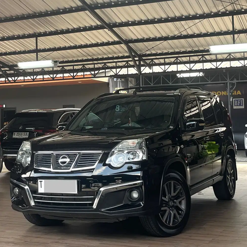 XTRAIL 2.5 2014 AT LOW KM PAJAK PANJANG ISTIMEWA