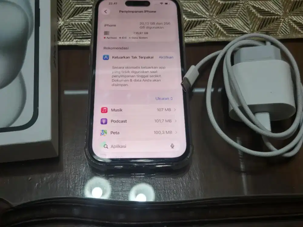 Iphone 15 256gb warna black