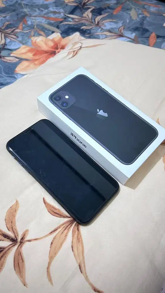 Iphone 11 Hitam IBOX resmi 64GB Lengkap