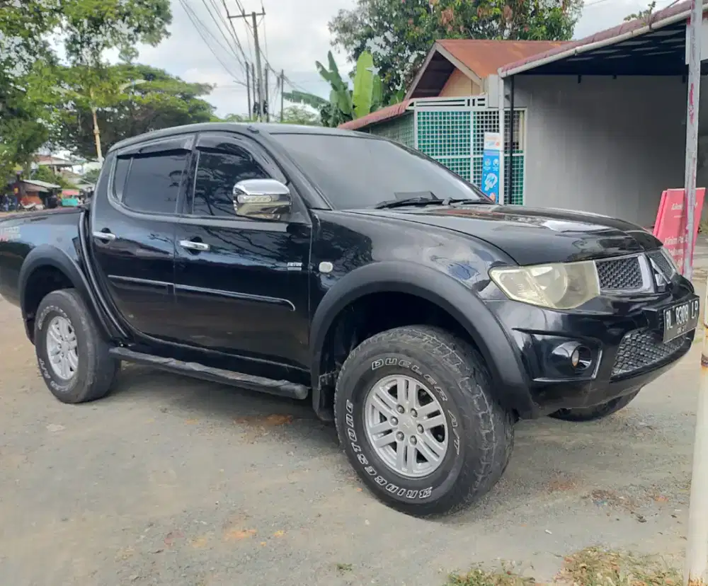 Triton 4x4 solar manual