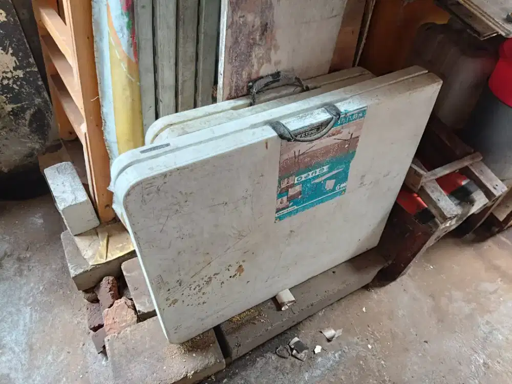 Jual etalase & meja lipat merk krisbow dan lifetime