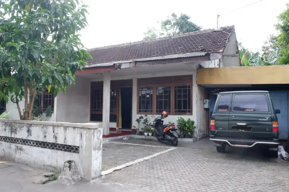 Rumah lokasi strategis dalam kota DIJ dekat tugu, akses jalan 2 mobil.
