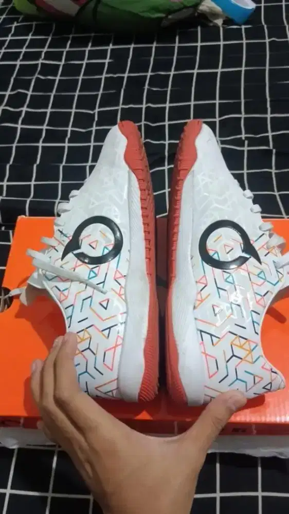 SEPATU ORTUSEIGHT CATALYST WEAVE IN WHITE ORTRANGE