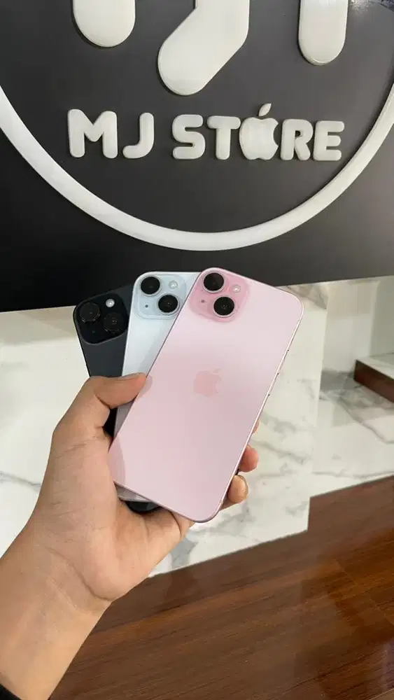 iPhone 15 128 GB iBox Garansi aktif panjang super like new