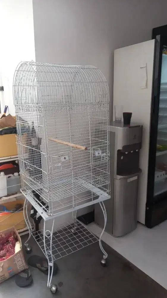 Sangkar Burung Besi Cavea