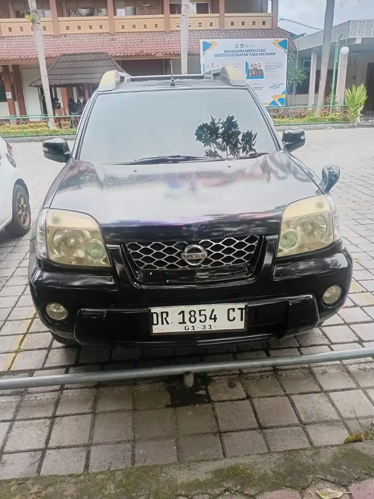 Dijual Mobil Nissan X-Trail th 2004