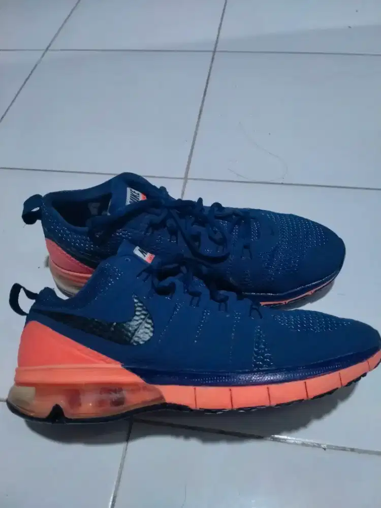 sepatu nike runing tabung 43