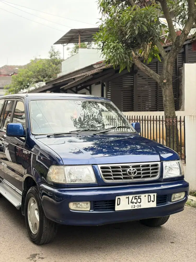 Kijang LGX 2001