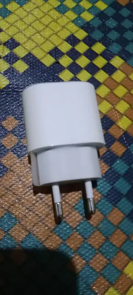 USB C 20 W Power adapter kepala cas an Iphone