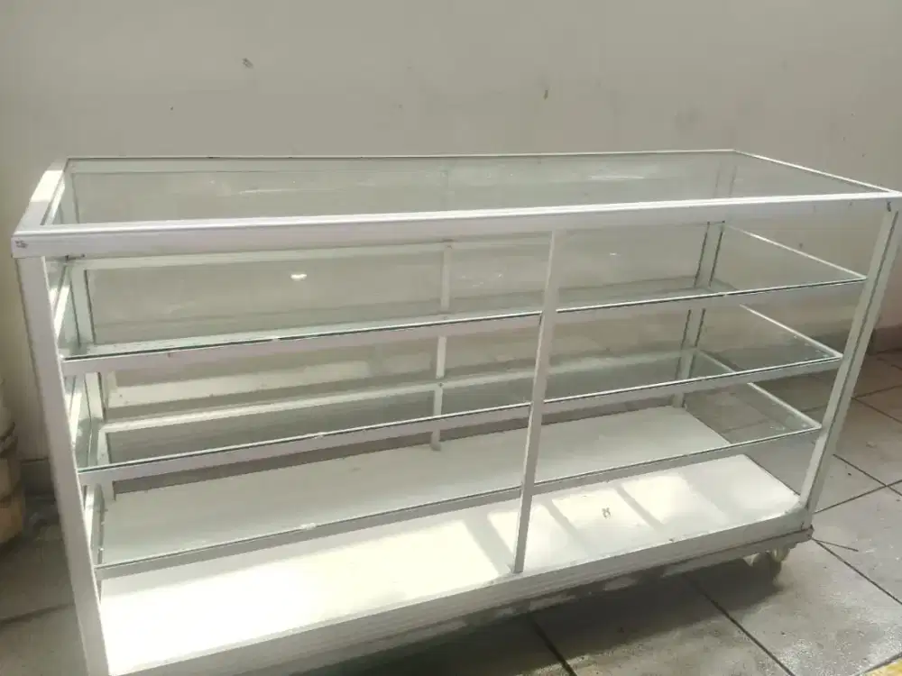 etalase toko / usaha