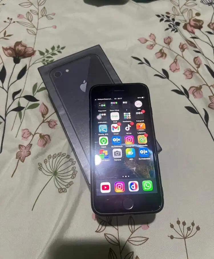 Dijual Iphone 8 64Gb grey inter.
