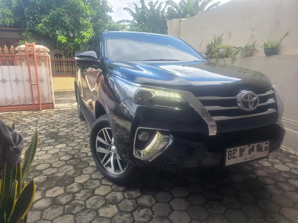 Dijual Fortuner Hitam VRZ 2017 AT