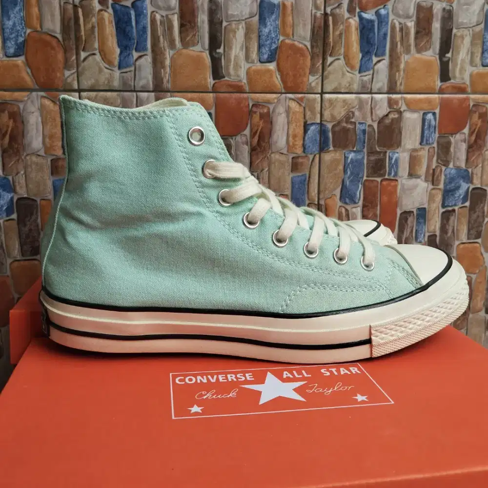 Sepatu converse original ex display