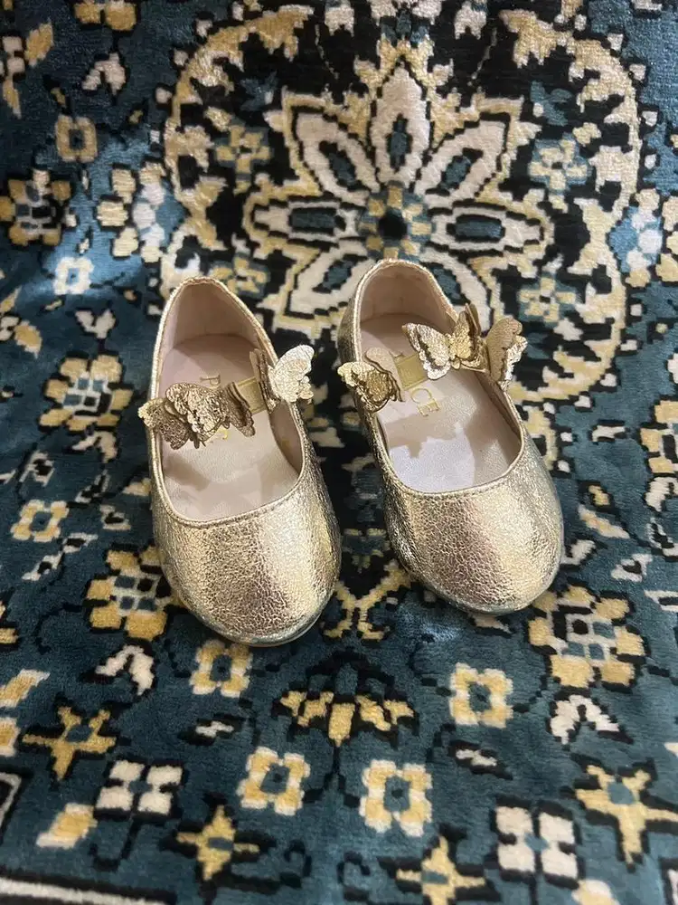 The Children's Place Size 4