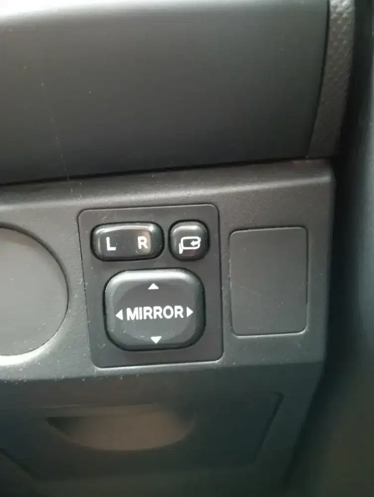 Toyota Yaris E Matic 2008 Warna Hitam