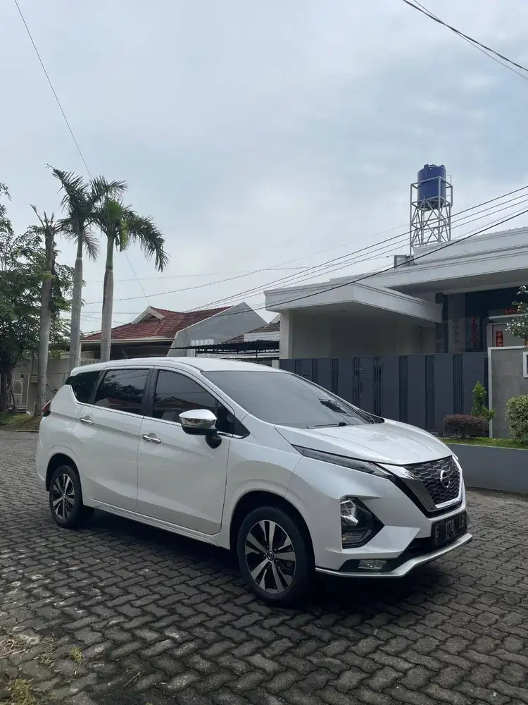 All New Livina VL (Type tertinggi, bentuk Xpander) Tangan Pertama