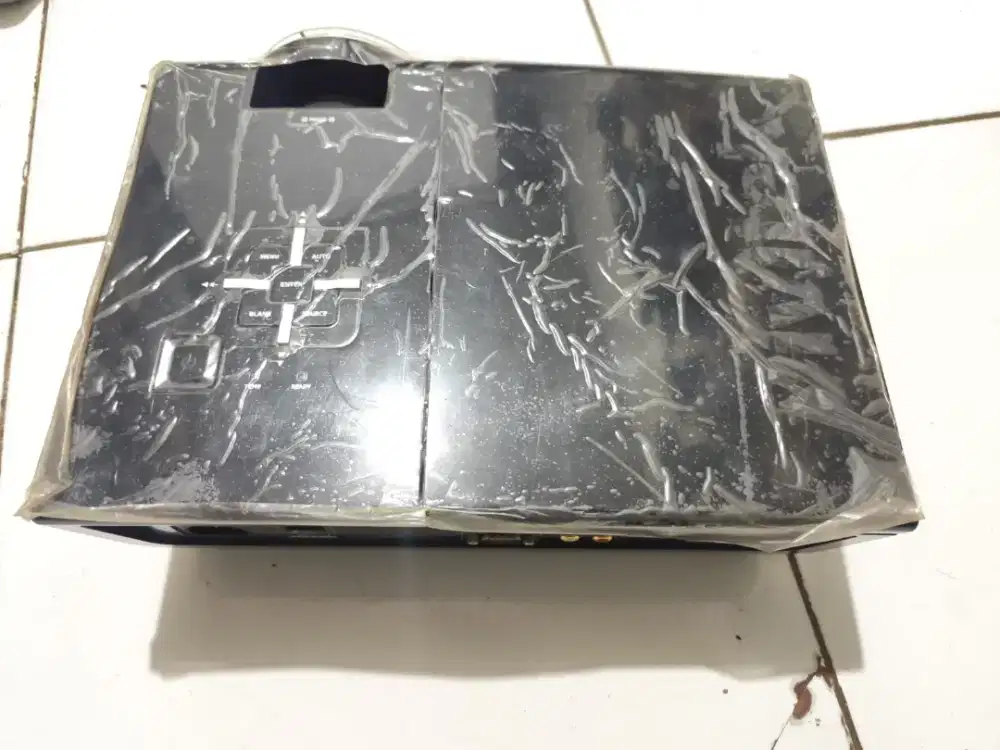 Proyektor Vivitek D930TX XGA 3000 Lumens Short Throw HDMI – Siap Pakai