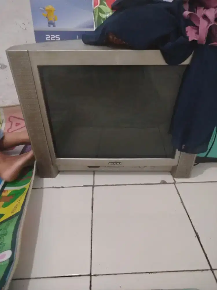 Tv tabung Sanyo 21 inchi masih hidup aman