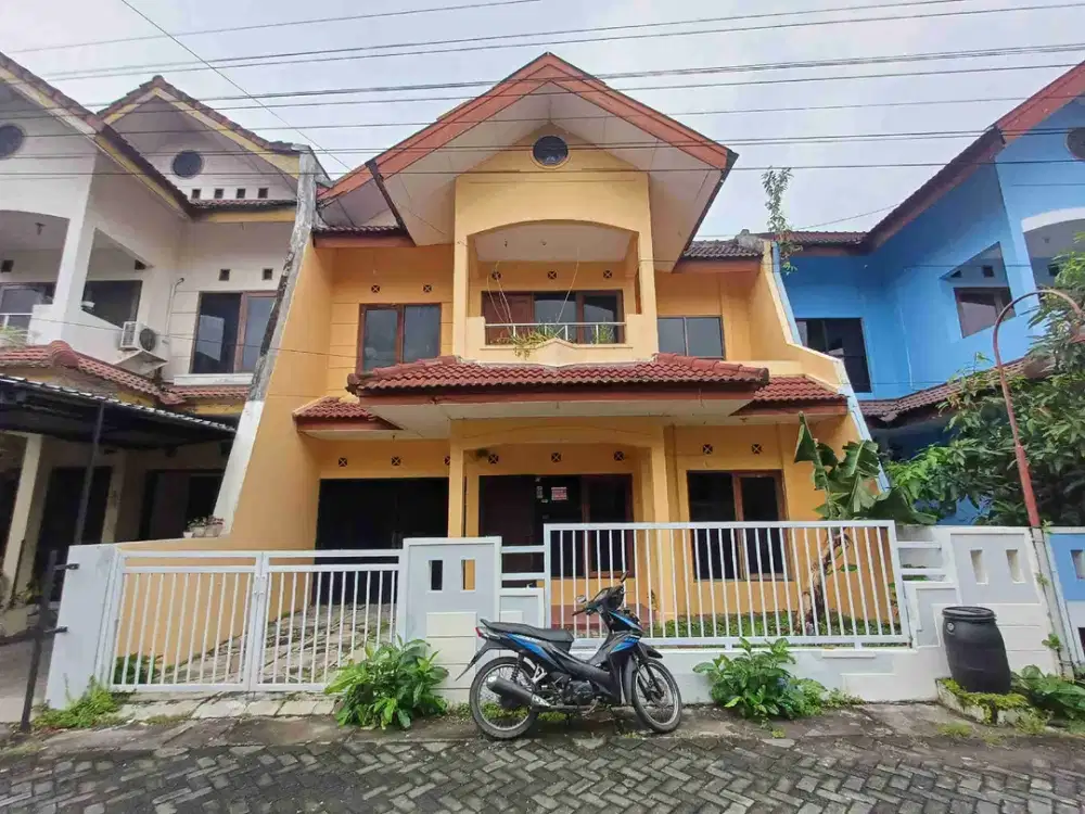Rumah luas 2lt dekat UGM