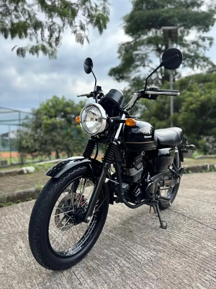 Kawasaki W175 - Black Style