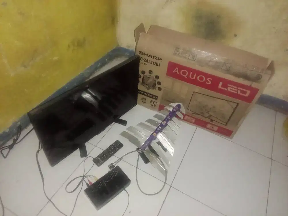 Sharp aquos les 16 inc