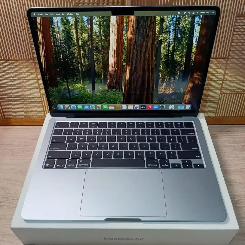 MACBOOK AIR M4 iBOX ram 16gb/256gb garansi resmi sampai 2027