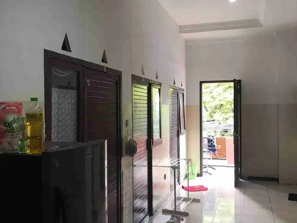 Dijual kos dan tempat usaha