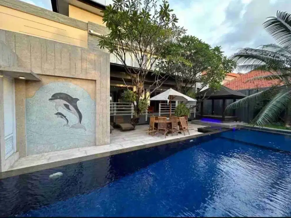 Fot Sale Villa Mewah Ada Basement Dkt Raya Kebo Iwa Gatsu Barat Jl8mtr