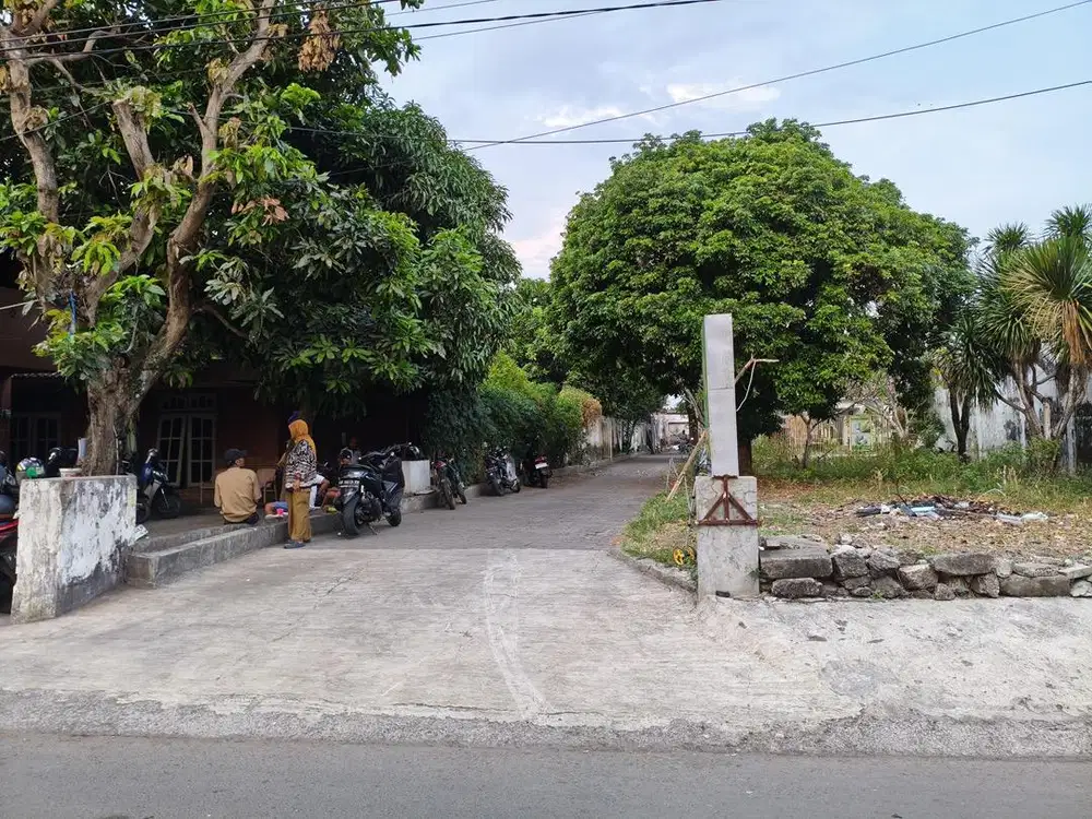 dijual Rumah dengan halaman luas