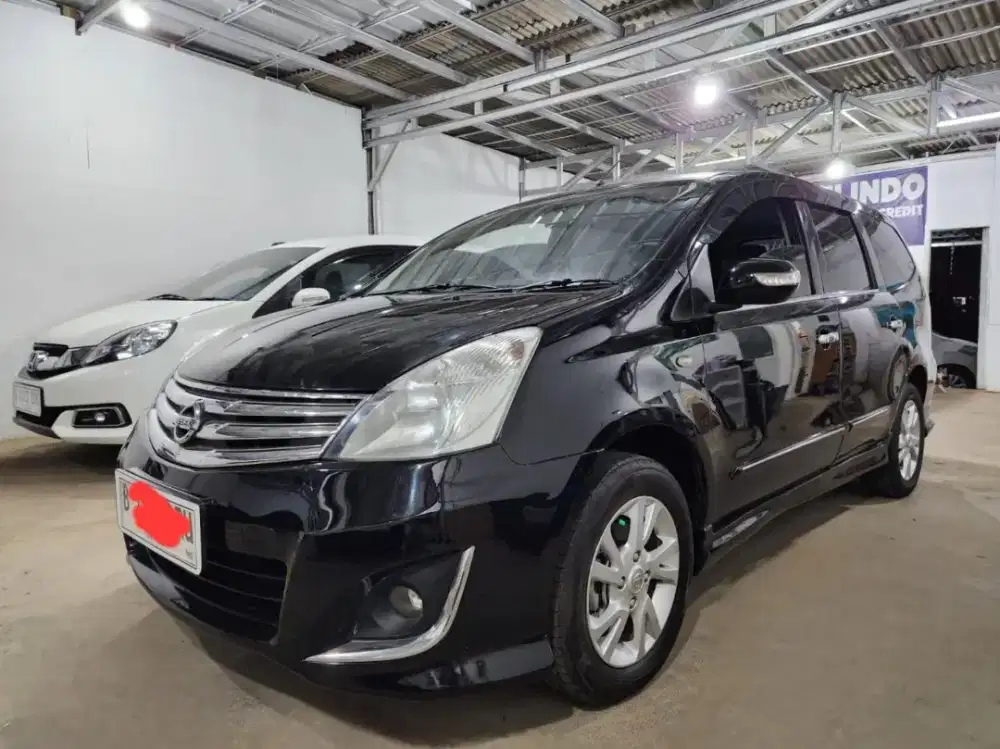 Dp 5 jt Grand Livina Hws 2012 ang 2,9