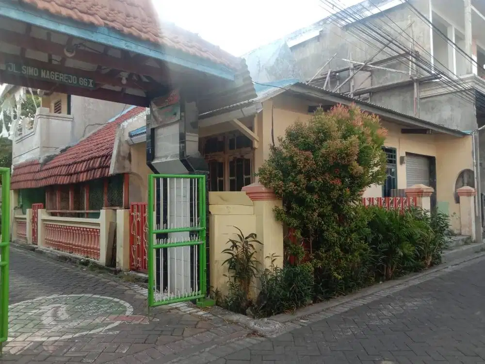 Rumah tengah kota surabaya, sudah lama tidak ditempati