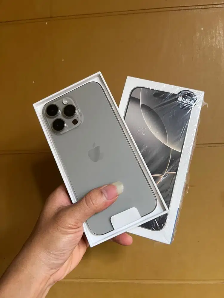 Iphone 16 promex 256 garansi on 30/01/2027 SA/A GDN like new