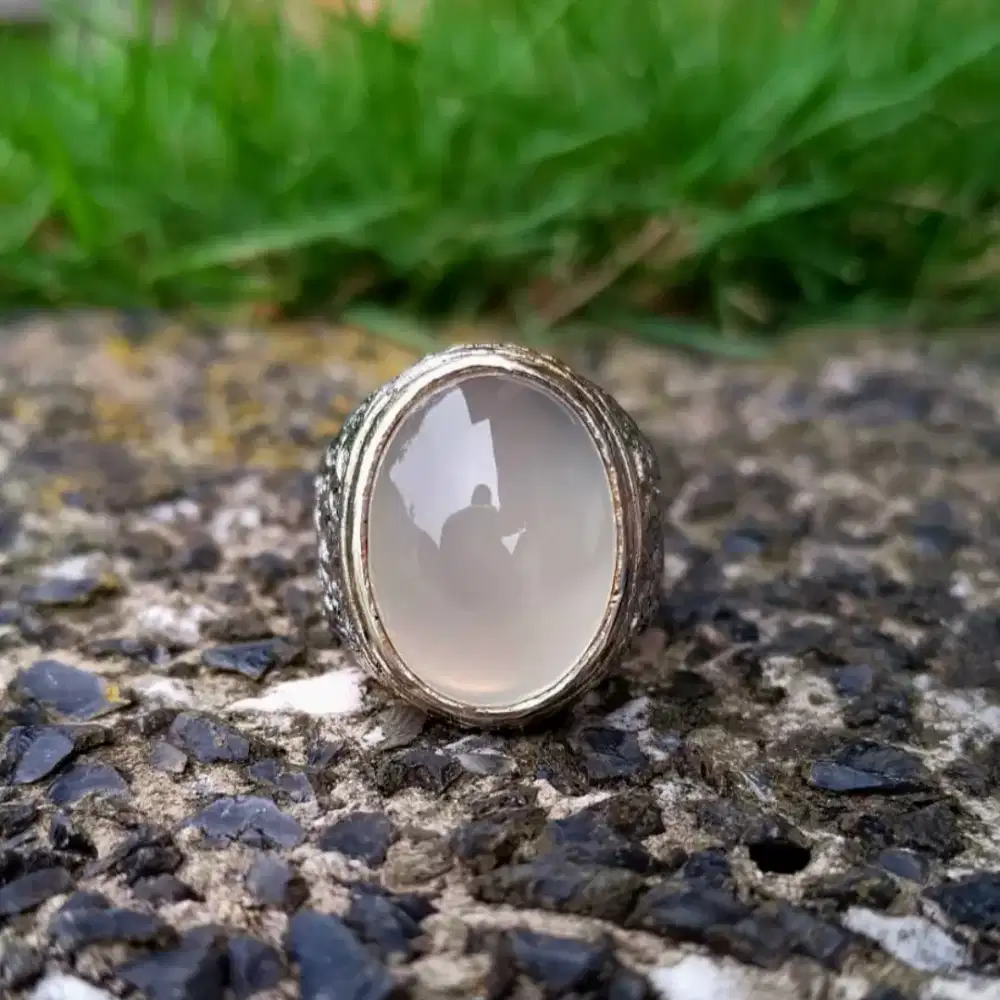 Cincin akik obi ternate