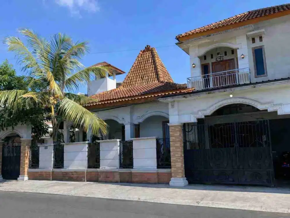 Rumah besar full furnish strategis seputaran Maguwoharjo Sleman