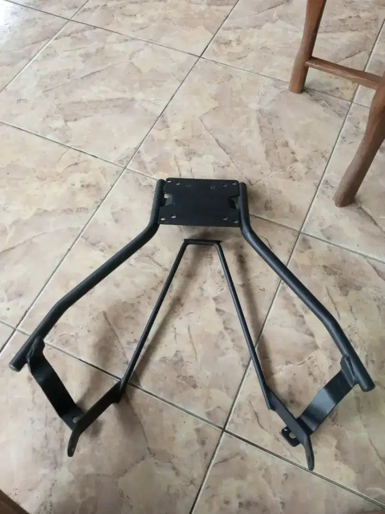 Breket original shad Xmax old bisa paket dengan box nya